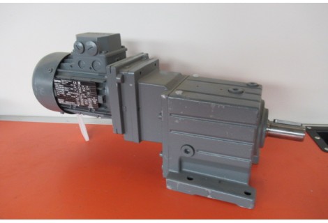 11,4 RPM  0,12 kW Asmaat 25 mm. UNUSED 